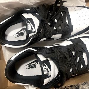 Nike low dunk Black and white panda sneakers..